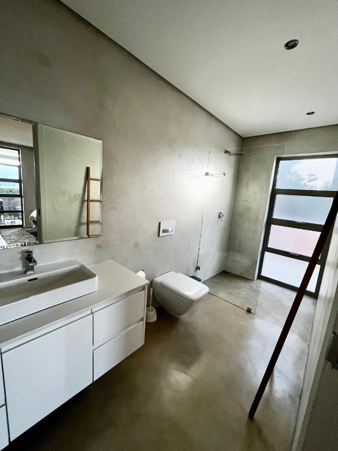 No2 Merlot Cape Town Bagian luar foto